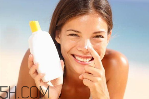 three卸妝油和fancl誰(shuí)好用？只涂防曬霜用什么卸妝好？