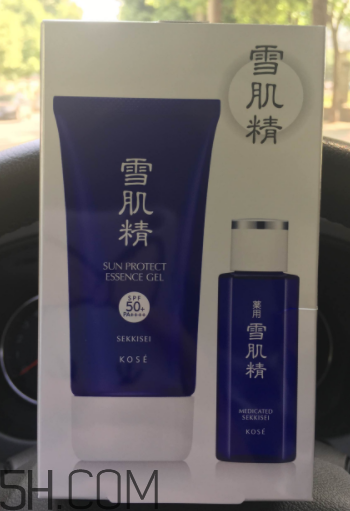 雪肌精防曬啫喱是化學(xué)防曬嗎？有刺激嗎？