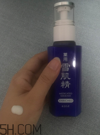 雪肌精盈潤乳液適合油皮嗎？適合夏季嗎？