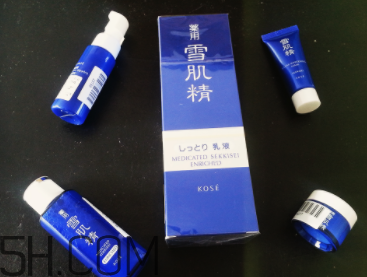 雪肌精盈潤乳液適合油皮嗎？適合夏季嗎？