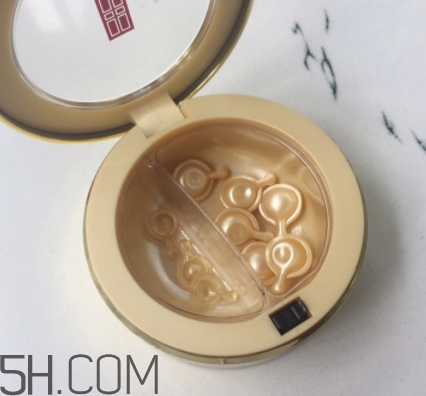 雅頓膠囊和小棕瓶膠囊哪個(gè)好？雅頓金膠和小棕瓶對(duì)比