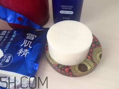 雪肌精泡沫洗顏皂適合干皮嗎？洗后緊繃嗎？