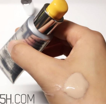 雅頓橘燦防曬怎么打開？伊麗莎白雅頓橘燦防曬需要卸妝嗎