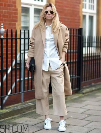 闊腿褲配平底鞋好看嗎？闊腿褲配什么平底鞋？