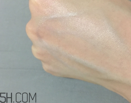 雅頓銀級(jí)眼霜怎么樣？伊麗莎白雅頓銀級(jí)眼霜多少錢