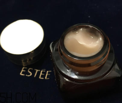 雅詩蘭黛小棕瓶眼霜每次用多少毫升？每次用量多少？