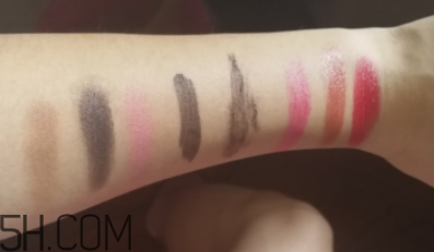 詩(shī)婷露雅卸妝水什么成分？敏感肌能用嗎？