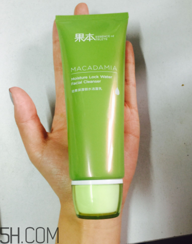 詩(shī)婷露雅堅(jiān)果潔面乳有泡沫嗎？適合油皮嗎？