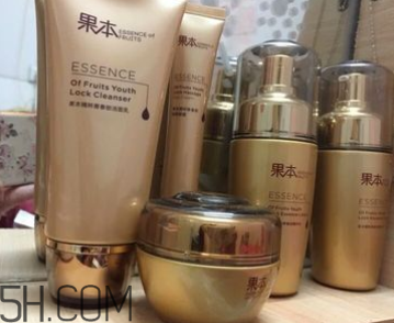 詩婷露雅青春鎖禮盒有什么？什么功效？