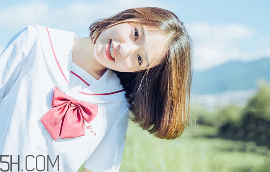 fancl卸妝油和植村秀卸妝油哪個(gè)好用？卸妝油可以卸指甲油嗎？