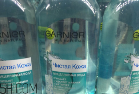 卡尼爾卸妝水粉水還是藍(lán)水好？自然堂素顏霜需要卸妝嗎？