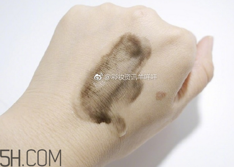 哪種防曬噴霧不用卸妝？雪肌精卸妝油使用評價