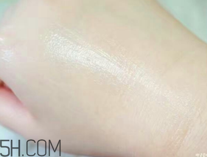 悅詩風(fēng)吟綠茶面霜真假 悅詩風(fēng)吟綠茶面霜適合膚質(zhì) 悅詩風(fēng)吟綠茶面霜真假 悅詩風(fēng)吟綠茶面霜適合膚質(zhì)