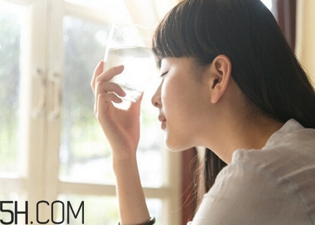 女性初潮一般多少歲？女性初潮年齡如何預測？