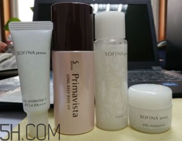 蘇菲娜控油妝前乳油不油？適合什么膚質(zhì)？