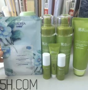 詩婷露雅堅(jiān)果補(bǔ)水三件套什么功效？熟齡肌能用嗎？