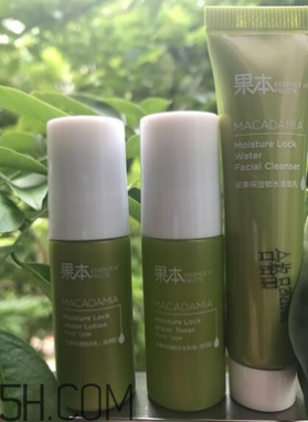 詩(shī)婷露雅堅(jiān)果補(bǔ)水三件套油不油？秋冬適合用嗎？