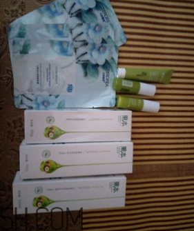 詩(shī)婷露雅堅(jiān)果補(bǔ)水三件套油不油？秋冬適合用嗎？