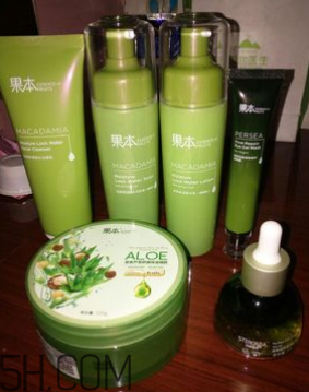 詩(shī)婷露雅堅(jiān)果保濕護(hù)膚品套裝使用心得_產(chǎn)品評(píng)測(cè) 詩(shī)婷露雅堅(jiān)果保濕護(hù)膚品套裝使用心得_產(chǎn)品評(píng)測(cè)