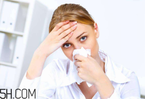 哪些藥品含有馬來酸氯苯那敏原料藥制劑？