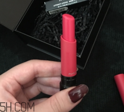 mac和ysl口紅哪個(gè)好？mac口紅和圣羅蘭口紅對(duì)比