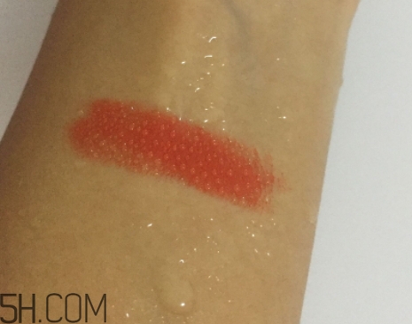 mac和迪奧口紅哪個好？mac魅可和dior口紅哪個好用