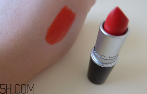 mac和tf口紅哪個好？mac魅可和tomford口紅對比