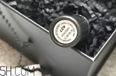 mac和紀梵?？诩t哪個好？mac魅可和紀梵?？诩t哪個貴？