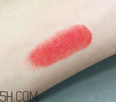 mac和紀梵?？诩t哪個好？mac魅可和紀梵?？诩t哪個貴？