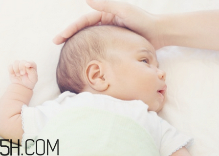 寶寶囟門閉合過早怎么辦？寶寶囟門早閉的危害有哪些？