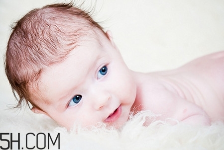 寶寶囟門異常主要有哪些表現(xiàn)？寶寶囟門小怎么辦？