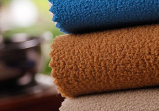 搖粒絨和珊瑚絨哪個(gè)好？搖粒絨和抓絨的區(qū)別