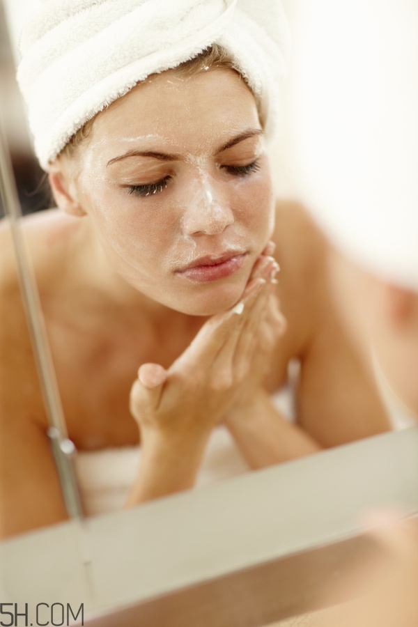 經(jīng)期小腹墜脹怎么辦？經(jīng)期小腹墜脹怎么回事？