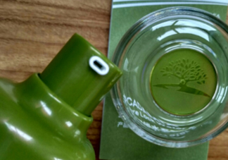 詩婷露雅生肌液滋潤型適合輕熟肌嗎？油不油？