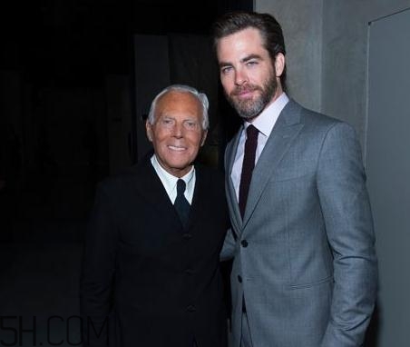 阿瑪尼西裝多少錢一套？阿瑪尼西服定制價(jià)格