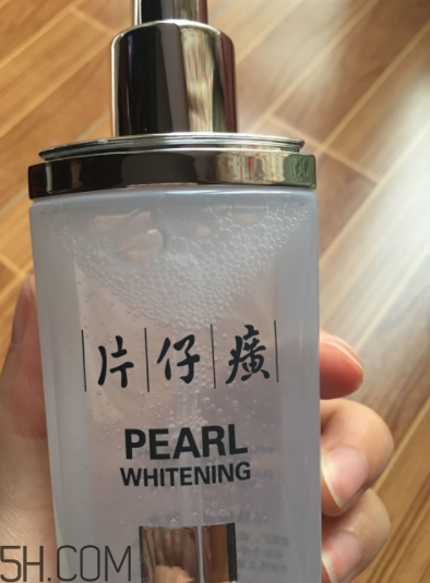 片仔癀珍珠亮膚水適合油皮嗎？適合夏季嗎？