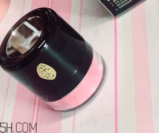 ilisya柔色腮紅好用嗎？ilisya柔色腮紅使用心得