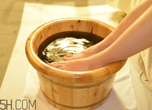 精油泡腳的功效與作用？泡腳用什么精油好？