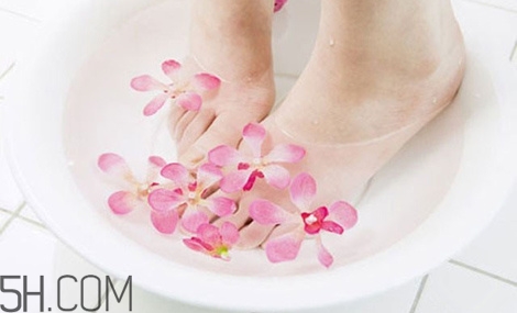 精油泡腳的功效與作用？泡腳用什么精油好？