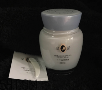 片仔癀珍珠膏夏天能用嗎？會不會很油？