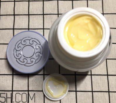 片仔癀珍珠膏能美白淡斑嗎？使用心得