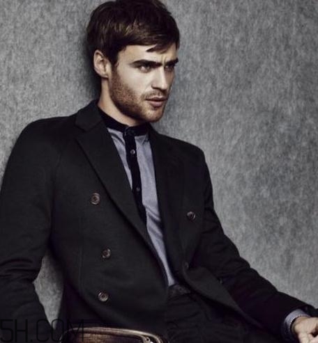 阿瑪尼衣服貴嗎？阿瑪尼衣服多少錢(qián)一件？