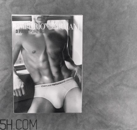 阿瑪尼內(nèi)褲多少錢一條？阿瑪尼和ck內(nèi)褲哪個好？