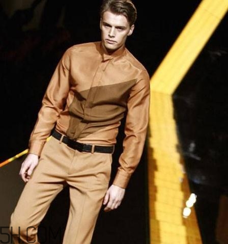 范思哲是哪個(gè)國(guó)家的品牌？范思哲是幾線奢侈品牌？