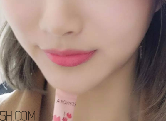 絲芙蘭柔光氣墊腮紅怎么樣？絲芙蘭奇幻薄紗氣墊唇彩試色