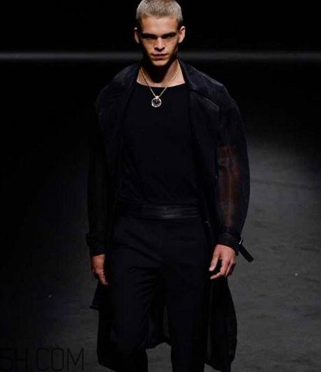 范思哲衣服一般多少錢？范思哲衣服價(jià)格