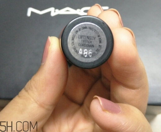 魅可和雅詩蘭黛哪個(gè)好？mac和雅詩蘭黛口紅對比