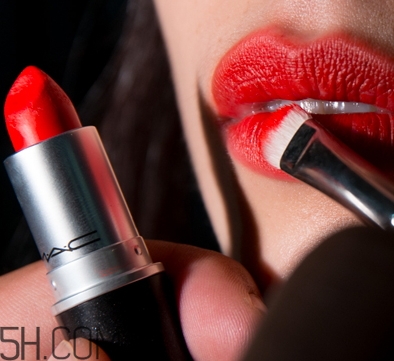 魅可和雅詩蘭黛哪個(gè)好？mac和雅詩蘭黛口紅對比