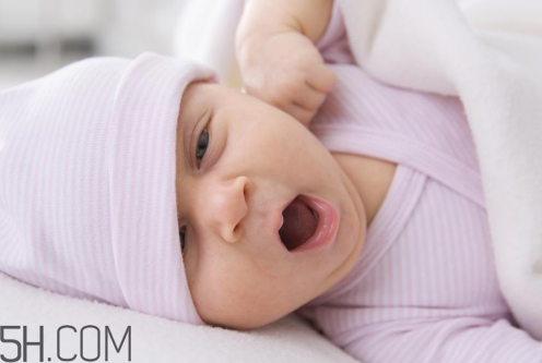 斷奶應(yīng)該是怎樣的一個過程？斷奶的過程中要注意哪些問題？