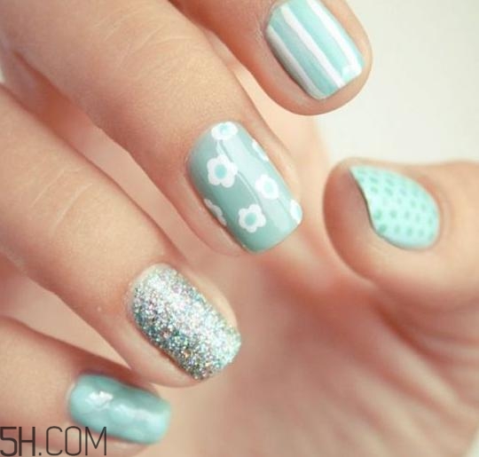 冬天涂什么指甲油好看？手黑涂什么指甲油好看？